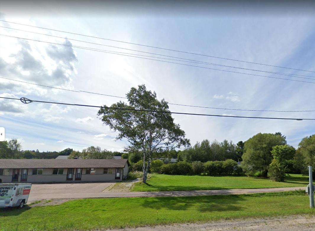 Happyland Inn Orillia Exterior photo